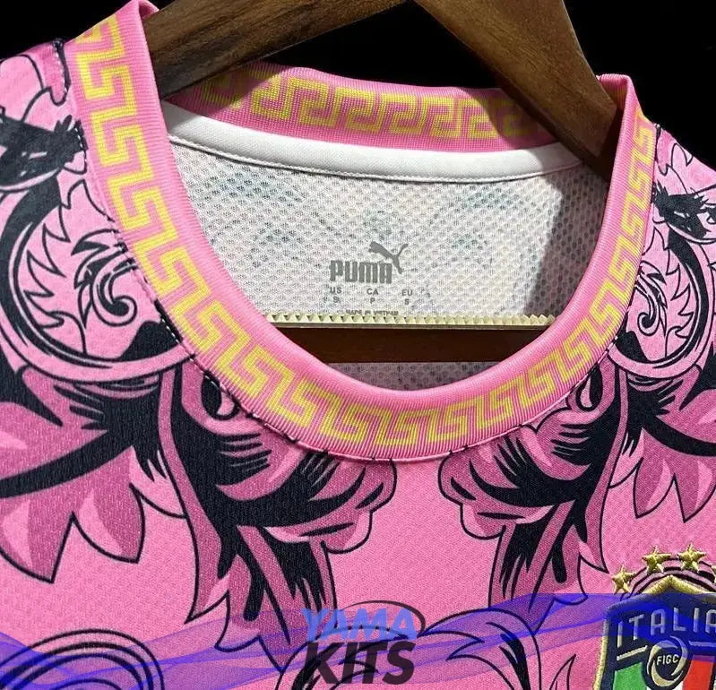 Maillot Italie Versace Édition spéciale « Rose » 2023/2024 - YamaKits