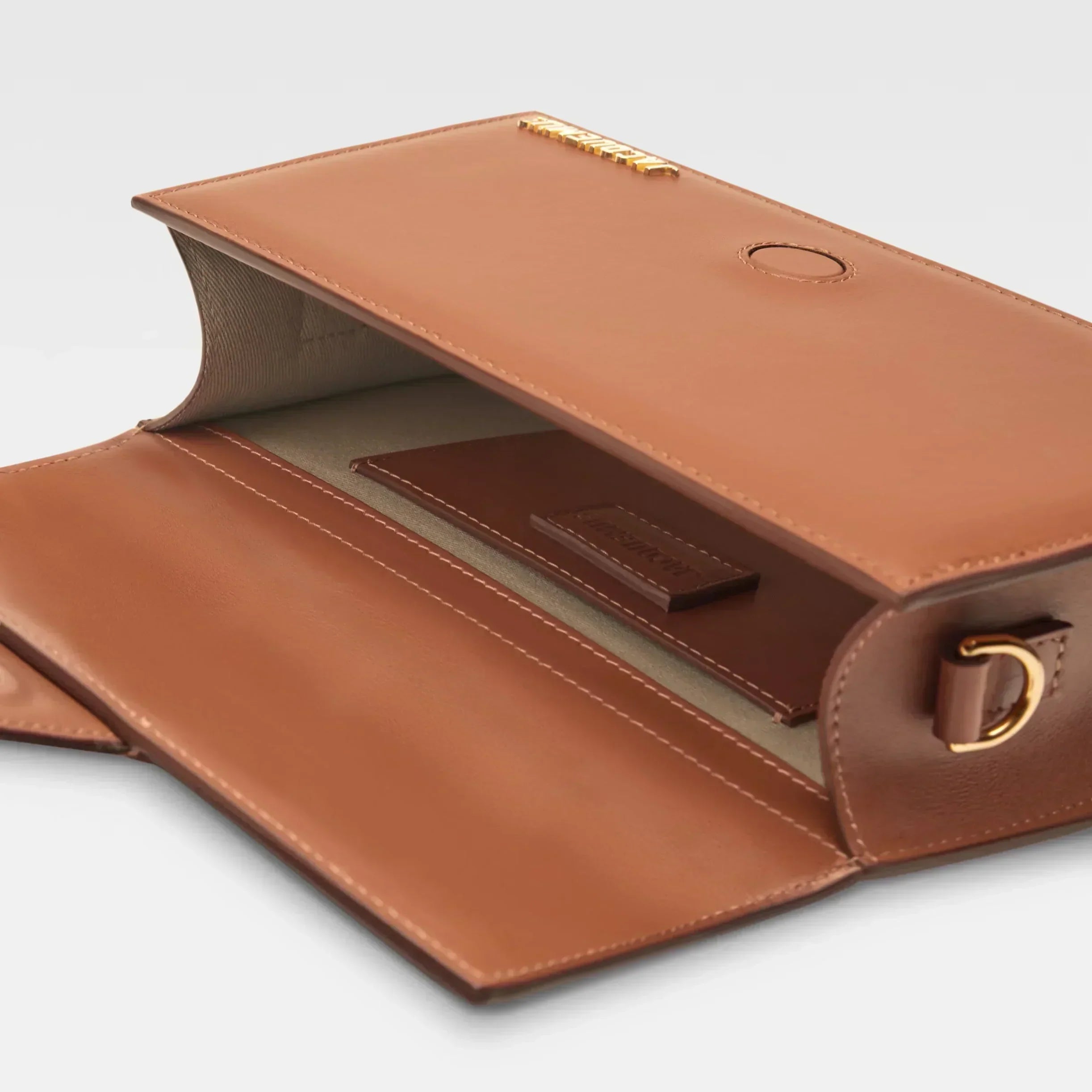 Jacquemus - « Le grand Bambino Light Brown »