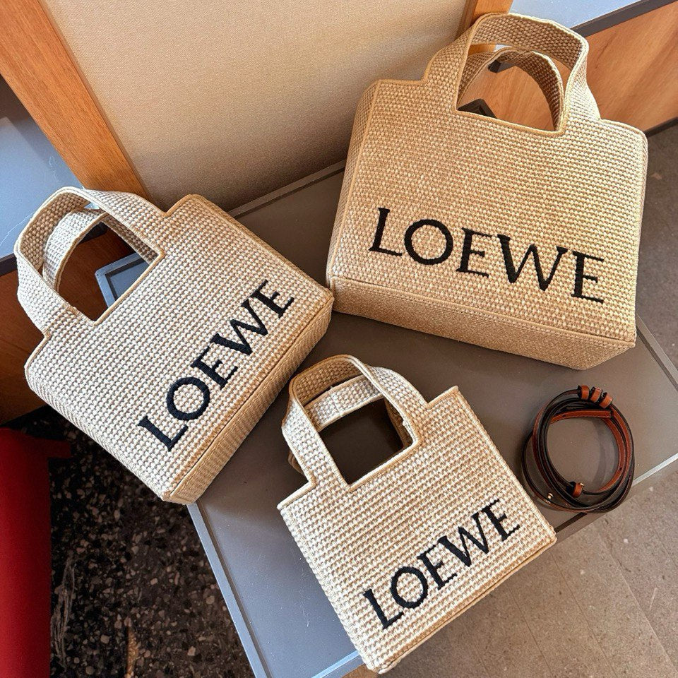 LOEWE - « Font Tote Petit en raphia »