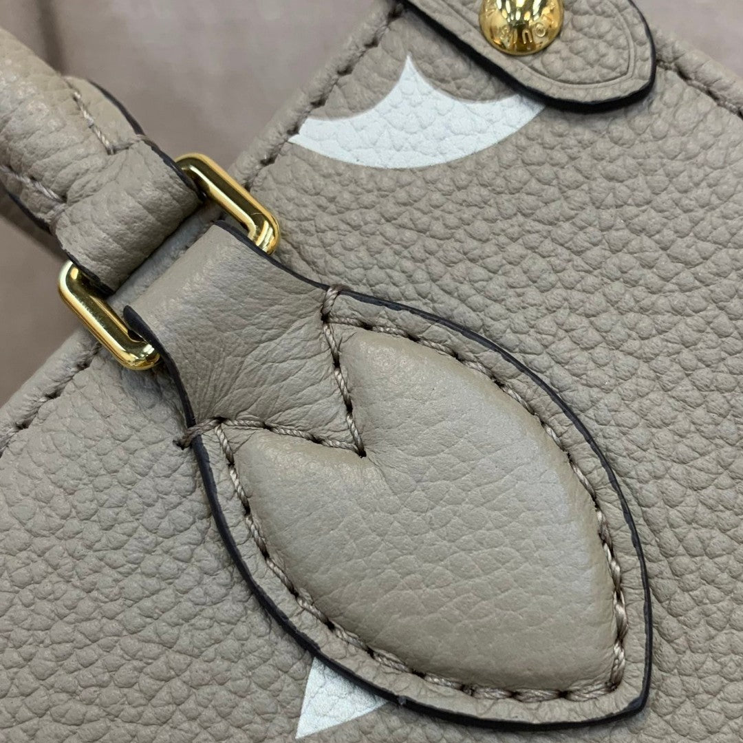 Louis Vuitton - « Cabas OnTheGo BB Petit »