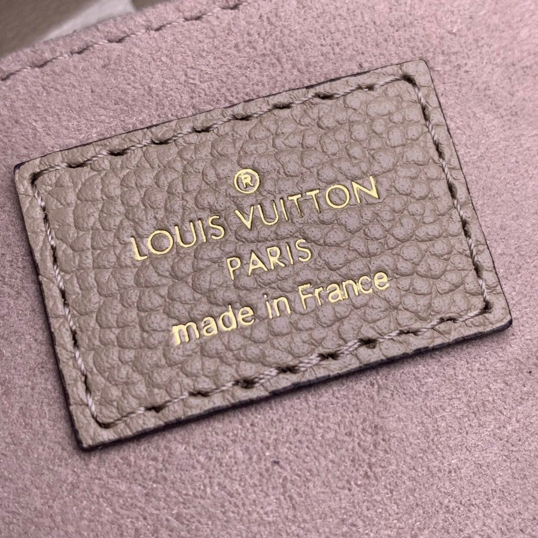 Louis Vuitton - « Cabas OnTheGo BB Petit »