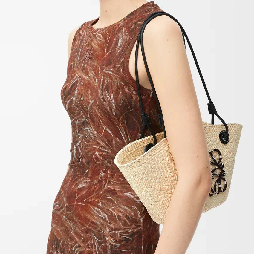 Loewe - « Anagram en palmier Iraca et cuir de veau »