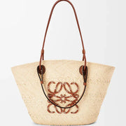 Loewe - « Panier Anagram en palmier Iraca et cuir de veau »