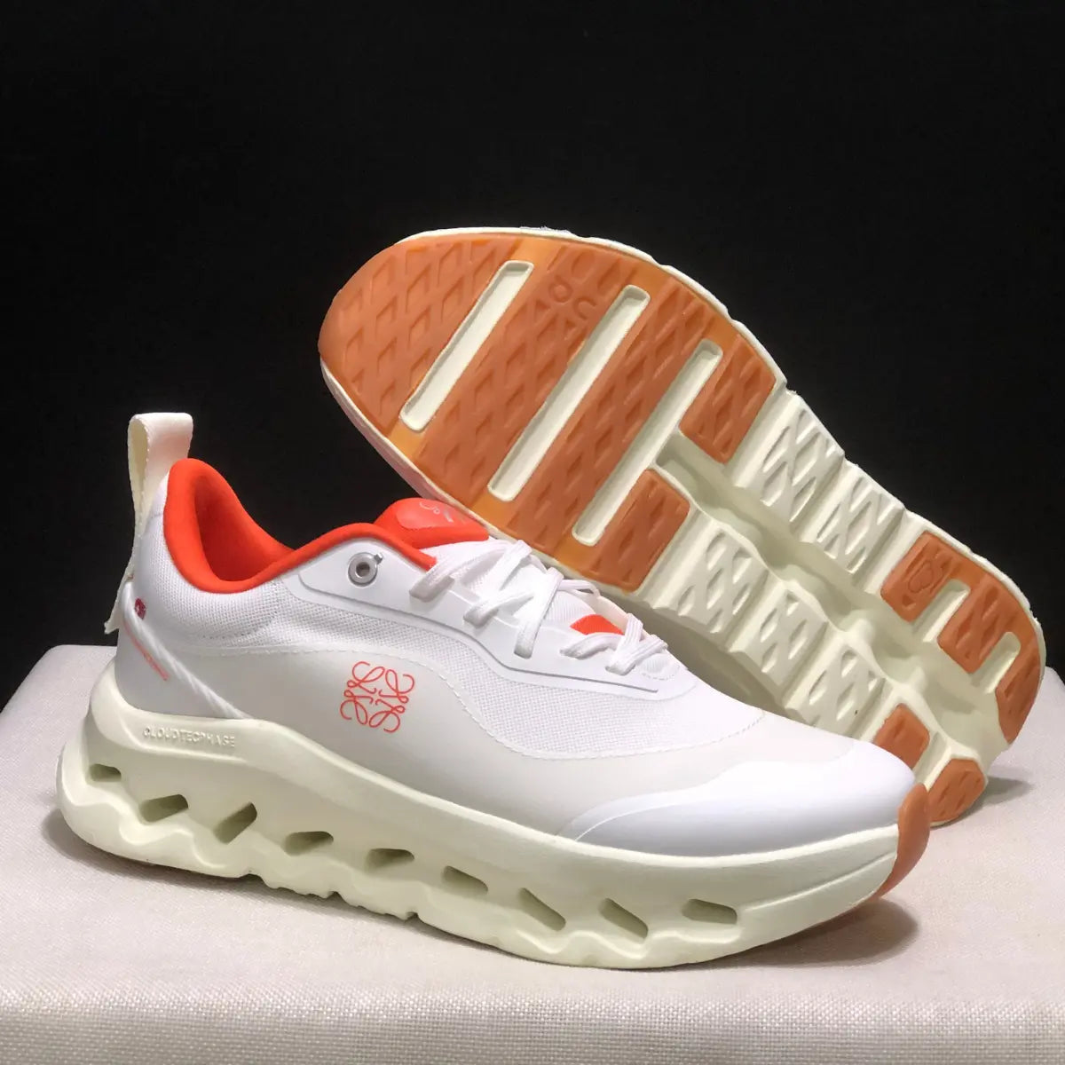 On Cloud « × Loewe — Cloudtilt Orange »
