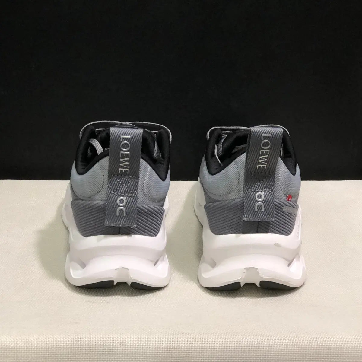 On Cloud « × Loewe — Cloudtilt Gris »