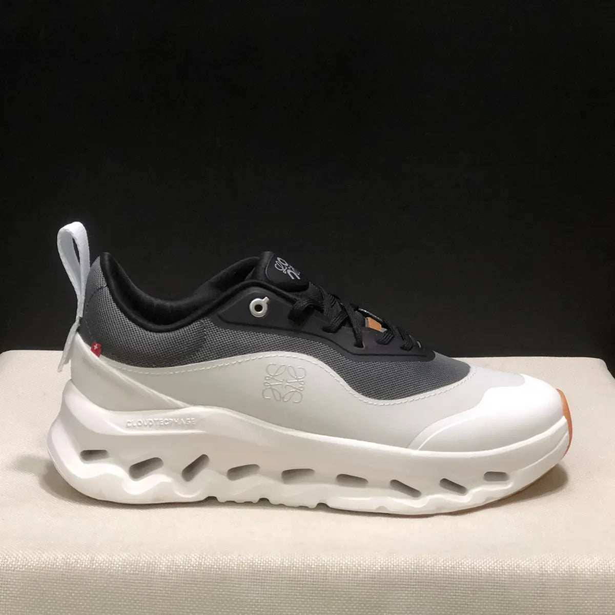 On Cloud « × Loewe — Cloudtilt Gris Blanc »