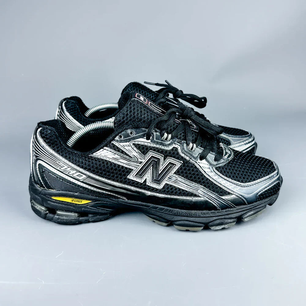 New Balance 740 « BLACK »