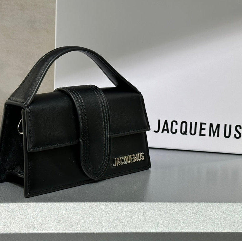 Jacquemus - « Le grand Bambino Black »