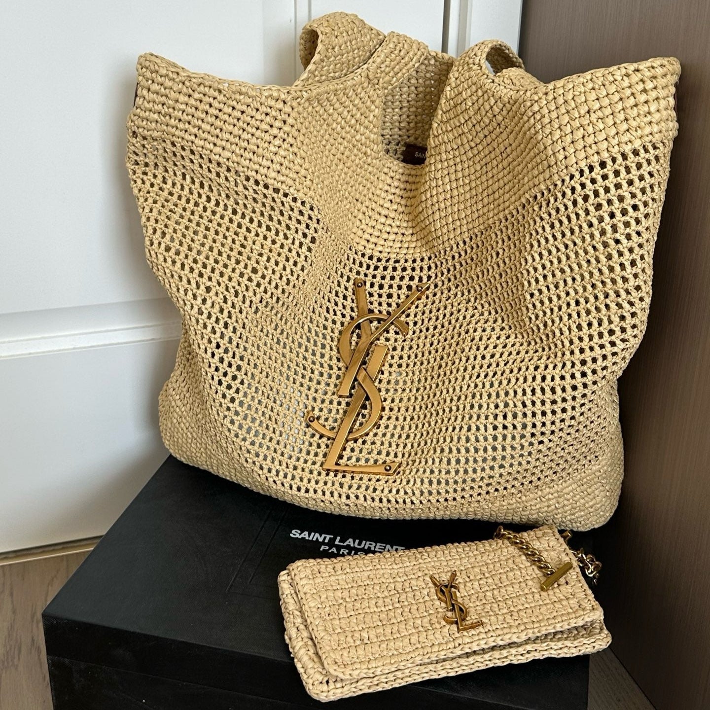 YSL - « CARE IN RAFFIA »