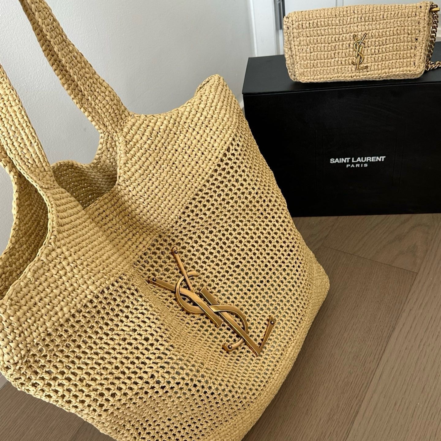 YSL - « CARE IN RAFFIA »