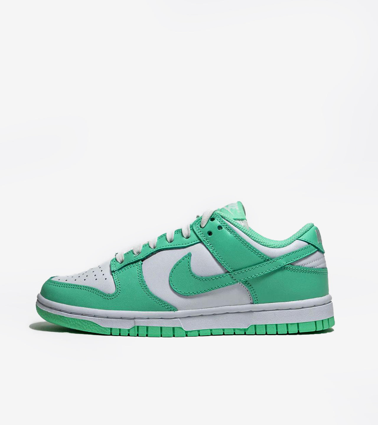 Nike Dunk Low « Green Glow (W) »