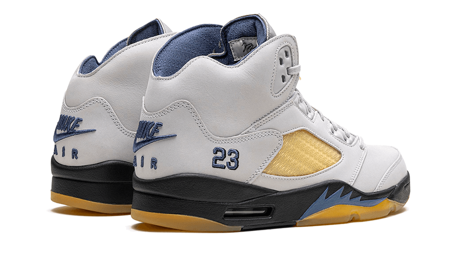 Jordan® x « A Ma Maniere® Jordan 5 Retro Diffused Blue »