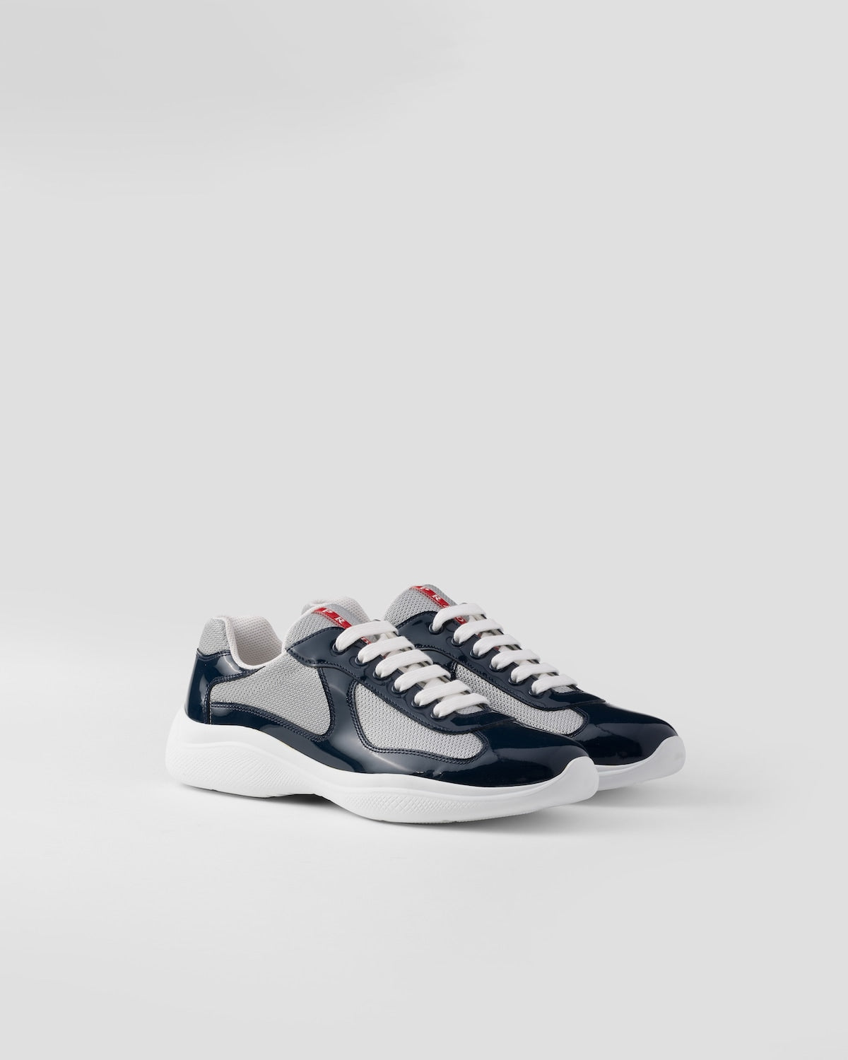 Prada America’s « Cup Bleu Roi »