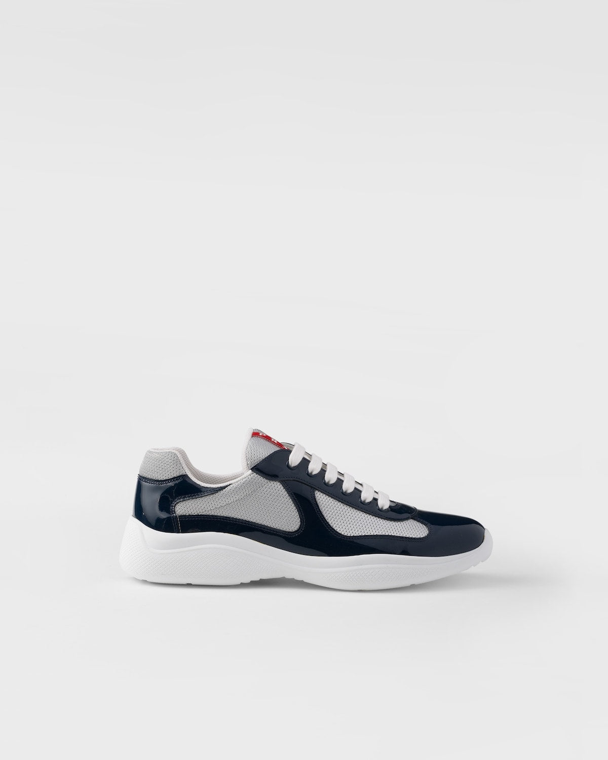 Prada America’s « Cup Bleu Roi »