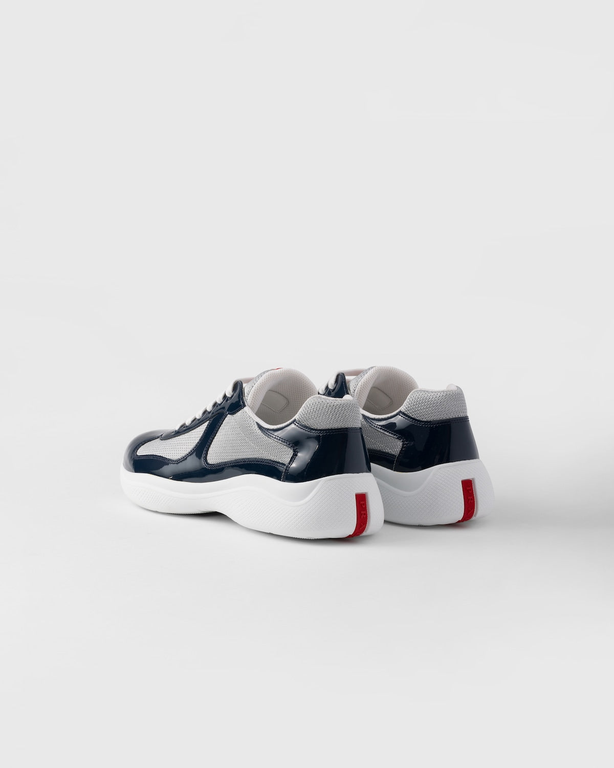 Prada America’s « Cup Bleu Roi »