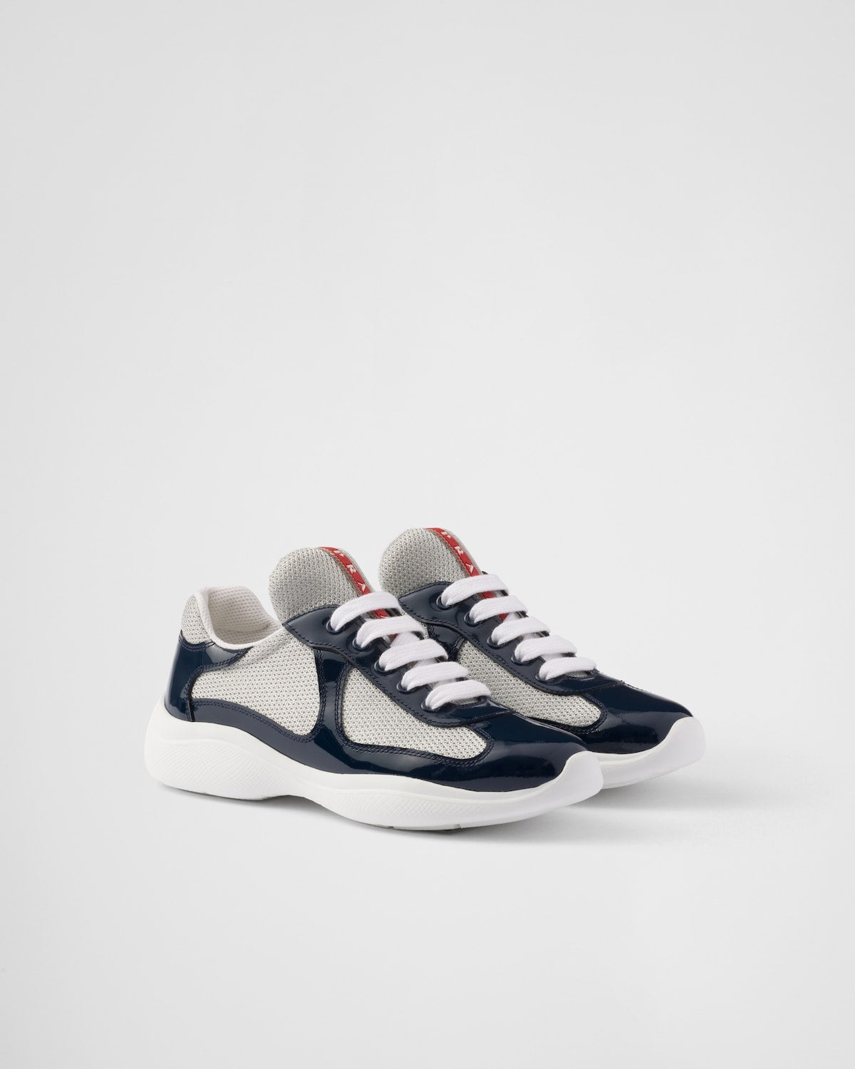 Prada America’s « Cup Bleu Roi »