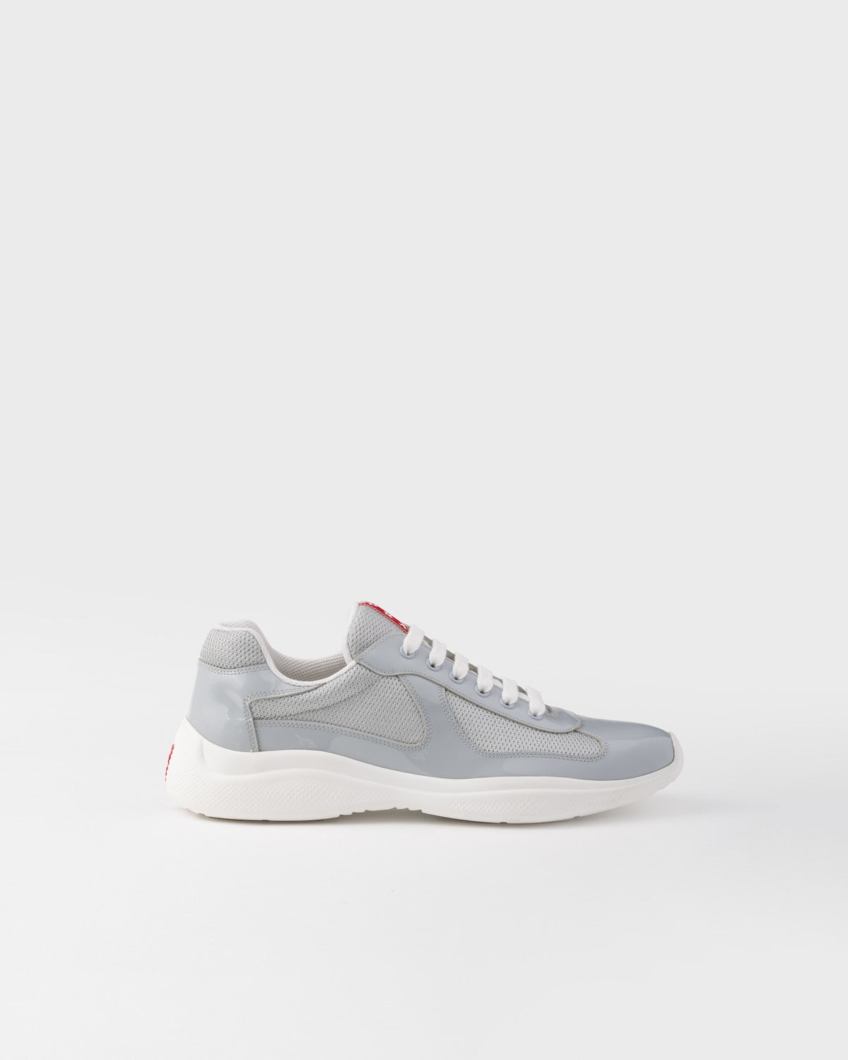 Prada America’s « Cup Gris Acier »
