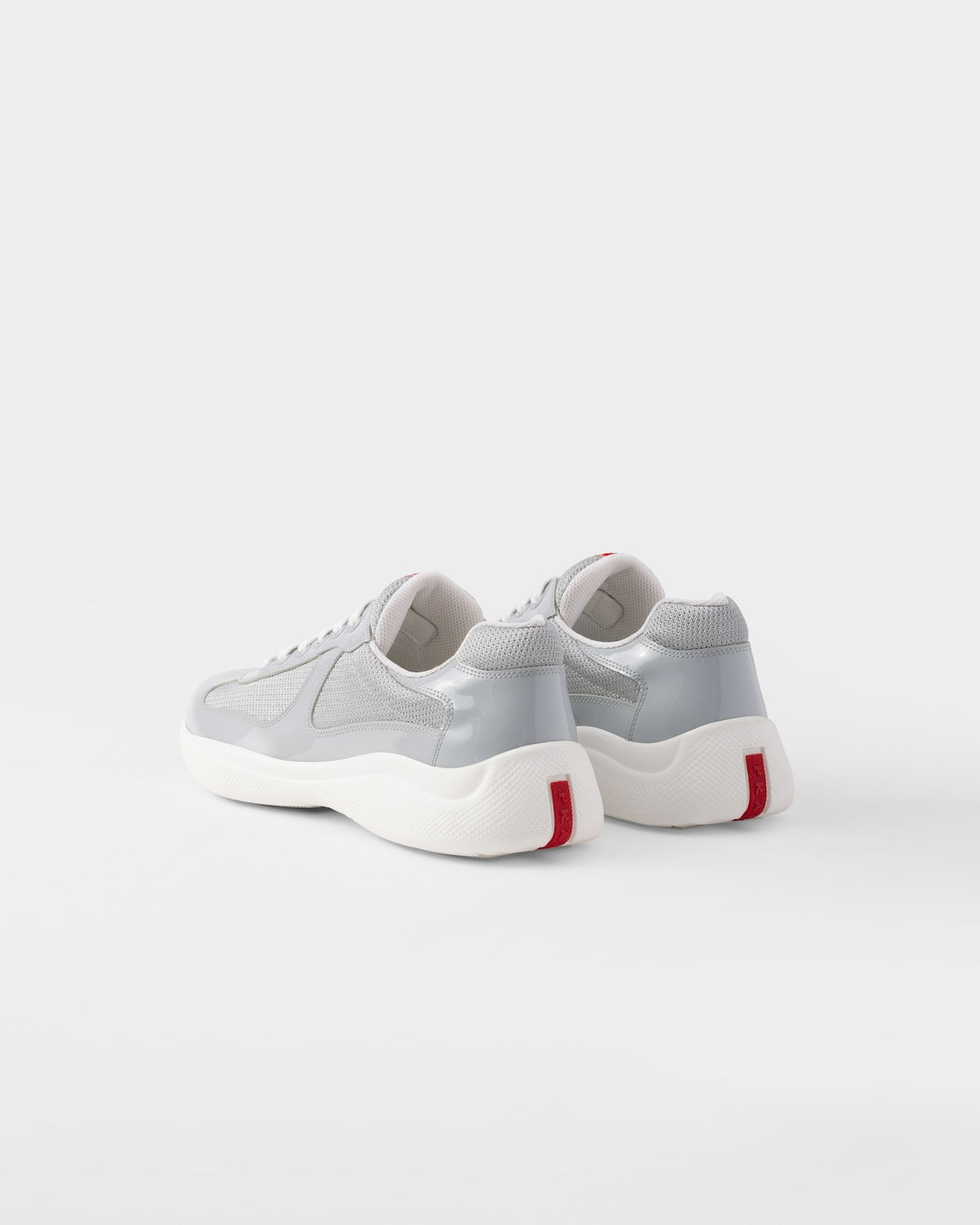 Prada America’s « Cup Gris Acier »