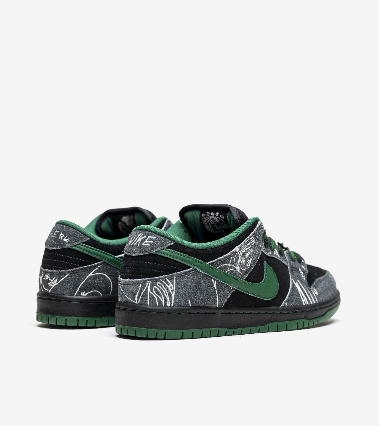 Nike SB « Dunk Low There Skateboards »