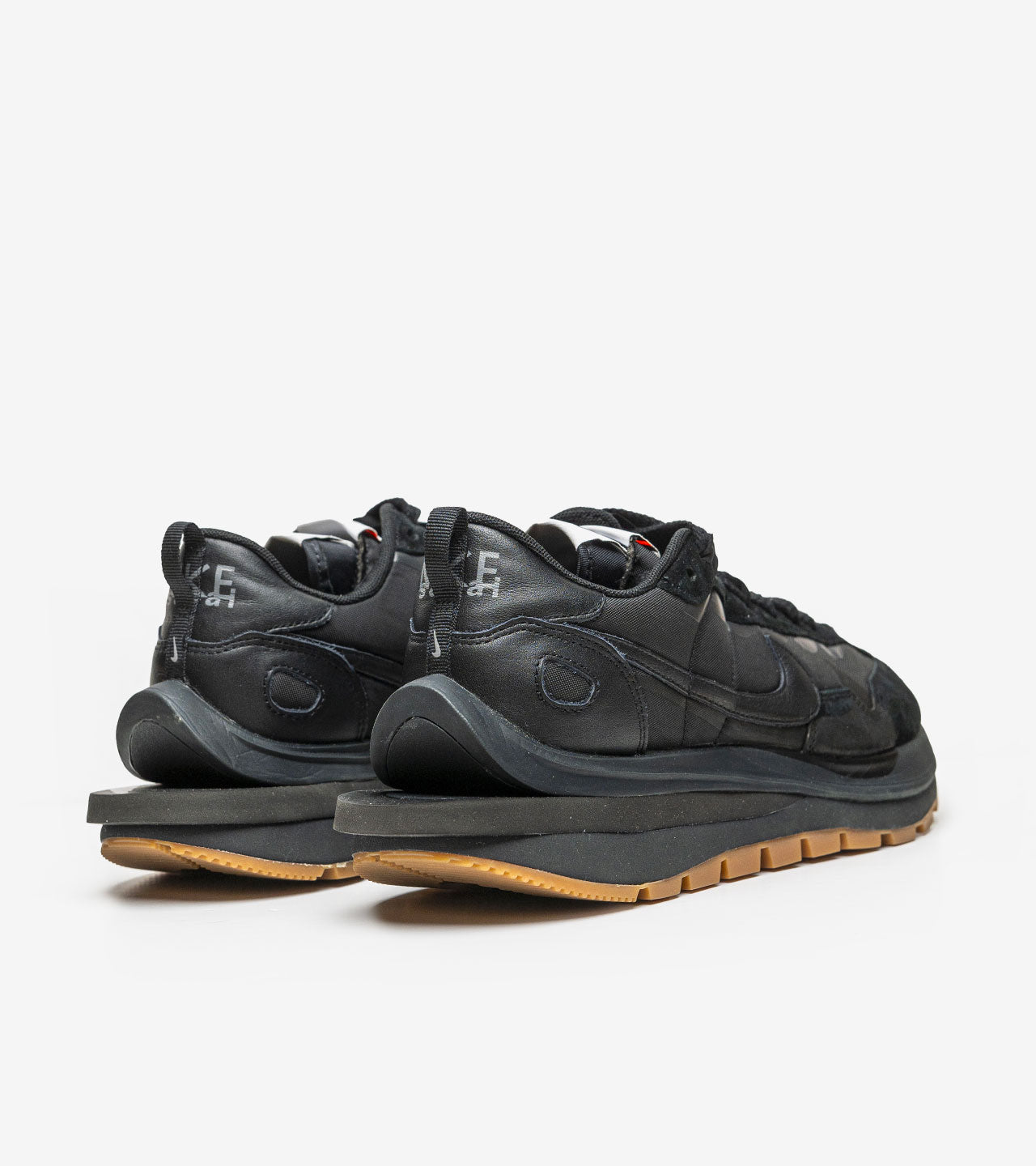 Nike Vaporwaffle « Sacai Black Gum »