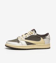 Travis Scott « Jordan 1 Reverse Mocha »