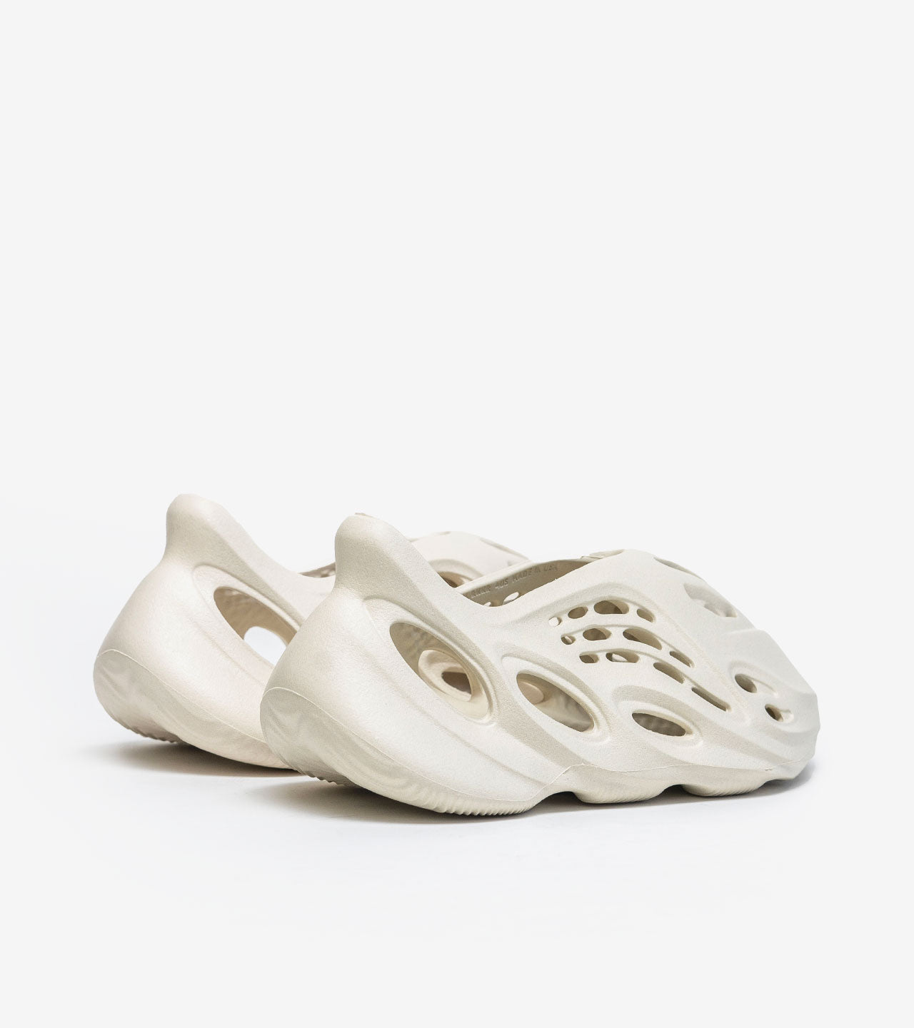 adidas Yeezy « Foam RNNR Sand »