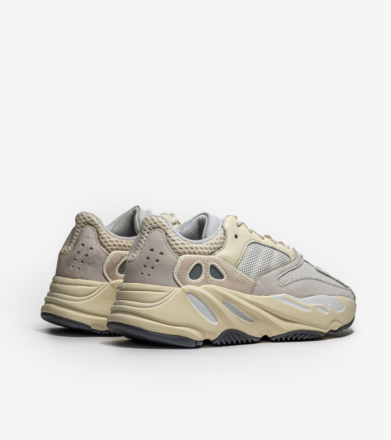adidas Yeezy « Boost 700 Analog »