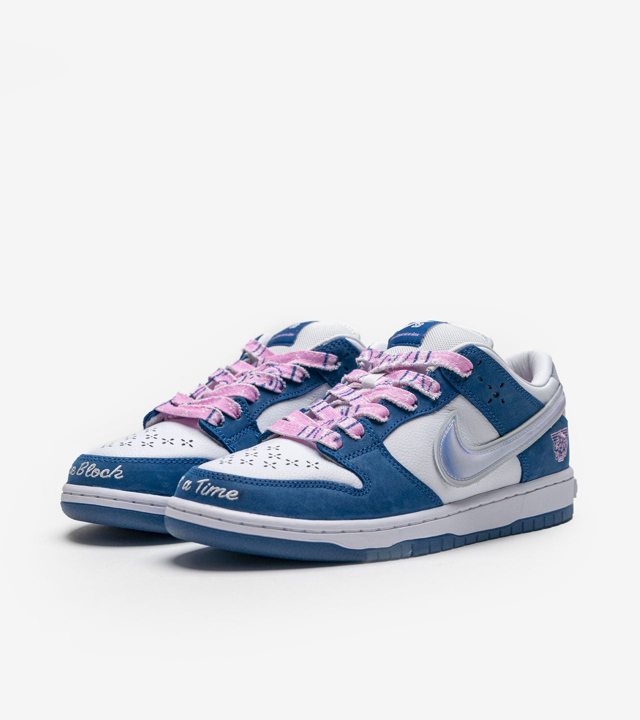 Nike SB « Dunk Low Born X Raised One Block At A Time »