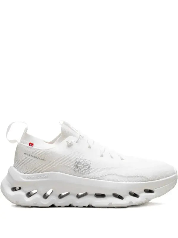 On Cloud « × Loewe — Cloudtilt Blanche »