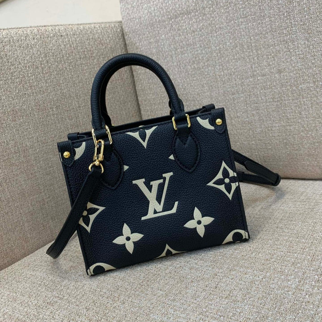 Louis Vuitton - « Cabas OnTheGo BB Petit »