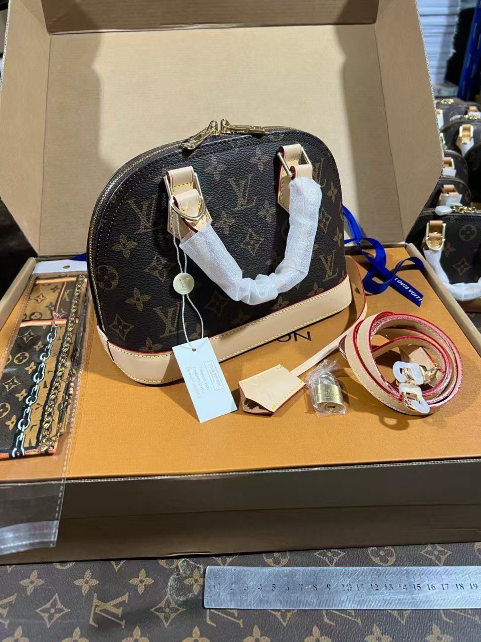 Louis Vuitton - Sac Alma BB NO