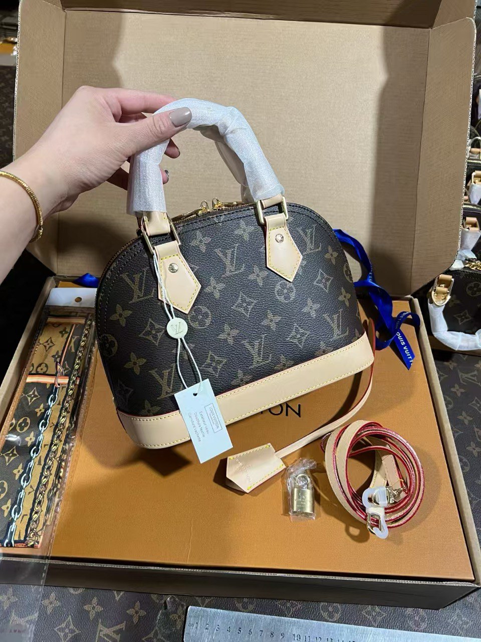 Louis Vuitton - Sac Alma BB NO