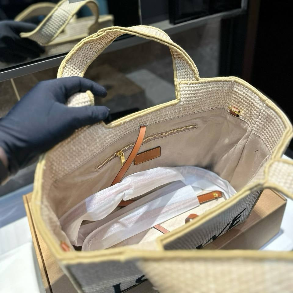 LOEWE - « Font Tote Petit en raphia »