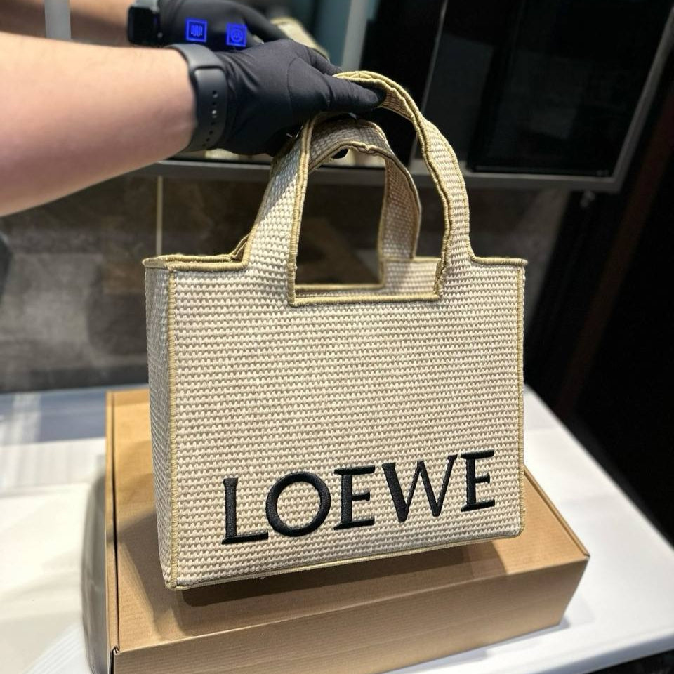 LOEWE - « Font Tote Petit en raphia »